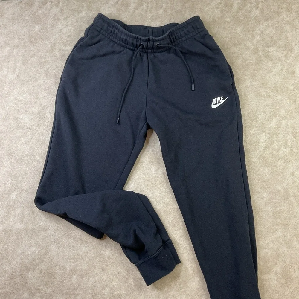 Nike Sweatpants Women Sz XS Joggers Sportswear Essentials Fleece Black BV4095